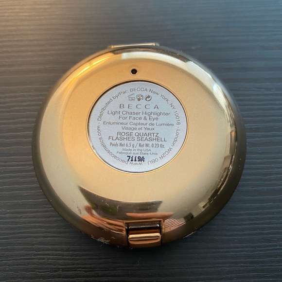 COPY - Becca Light Chaser Highlighter in Rose Quartz - Picture 5 of 5